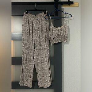 Large spotted crop top spaghetti with wide leg pants beach set. Worn once.